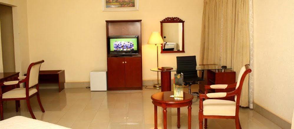 Palace Hotel Ouagadougou Exteriör bild